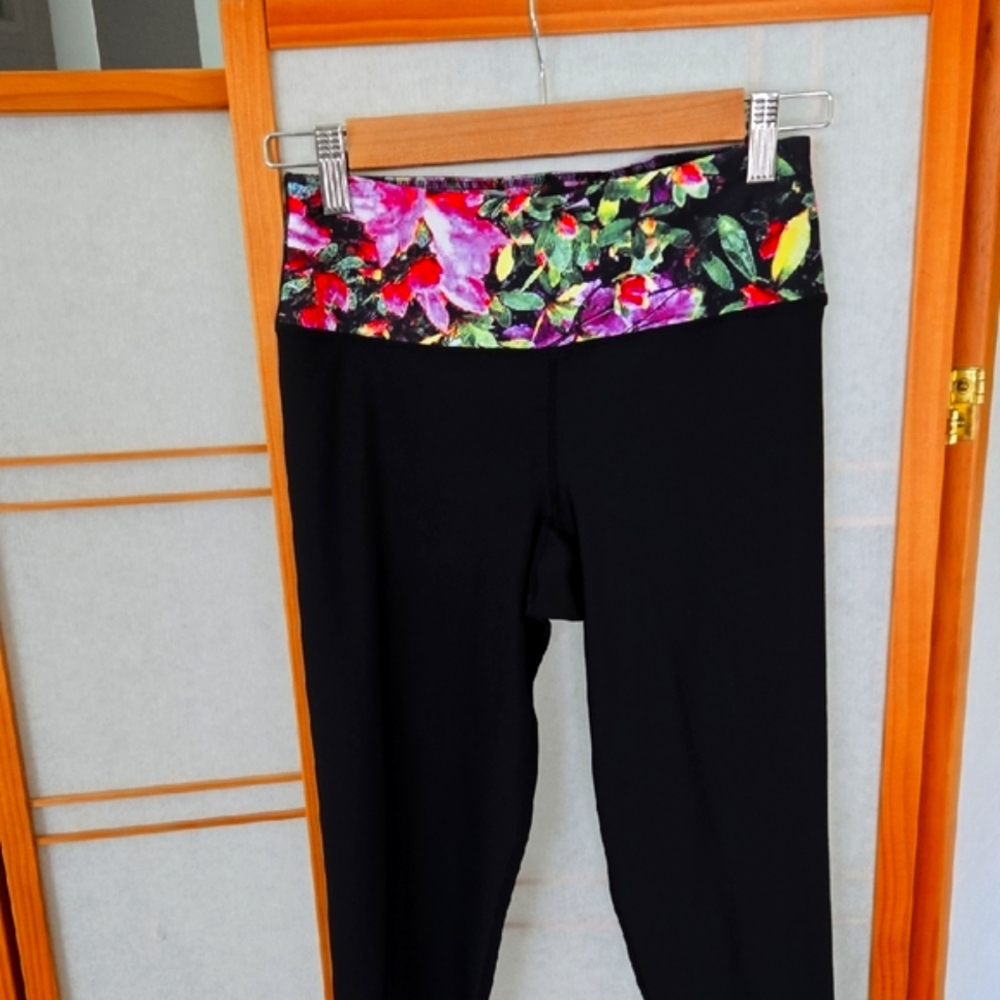 C&C Sport Floral Waistband Black Activewear Leggings Size Small